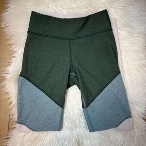 [Outdoor Voices] Green and Pink Leggings - Size Small